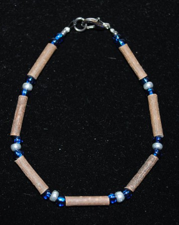 Bracelet  de noisetier  $10.00